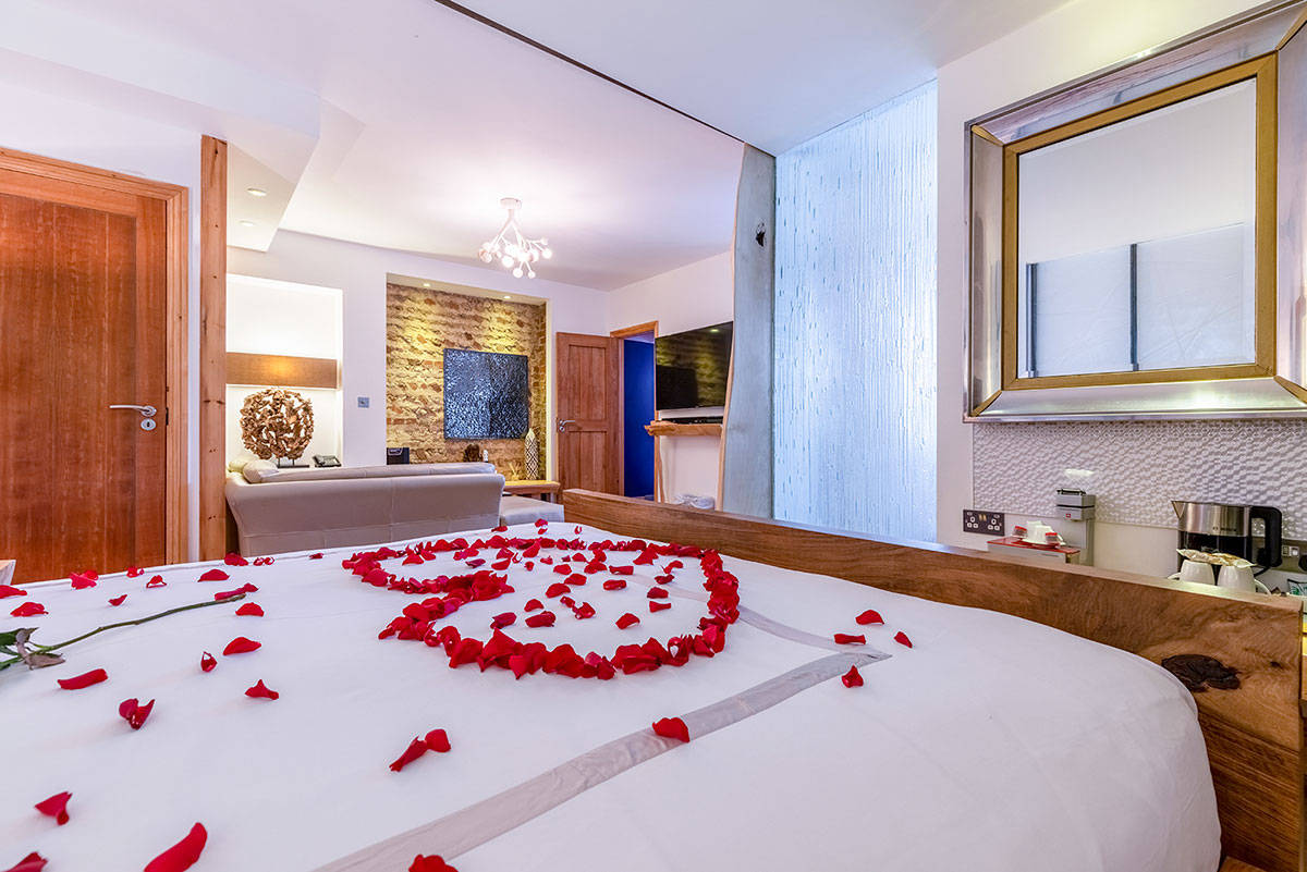 Rose-Petals-Belize-Hotel-UNA-Brighton